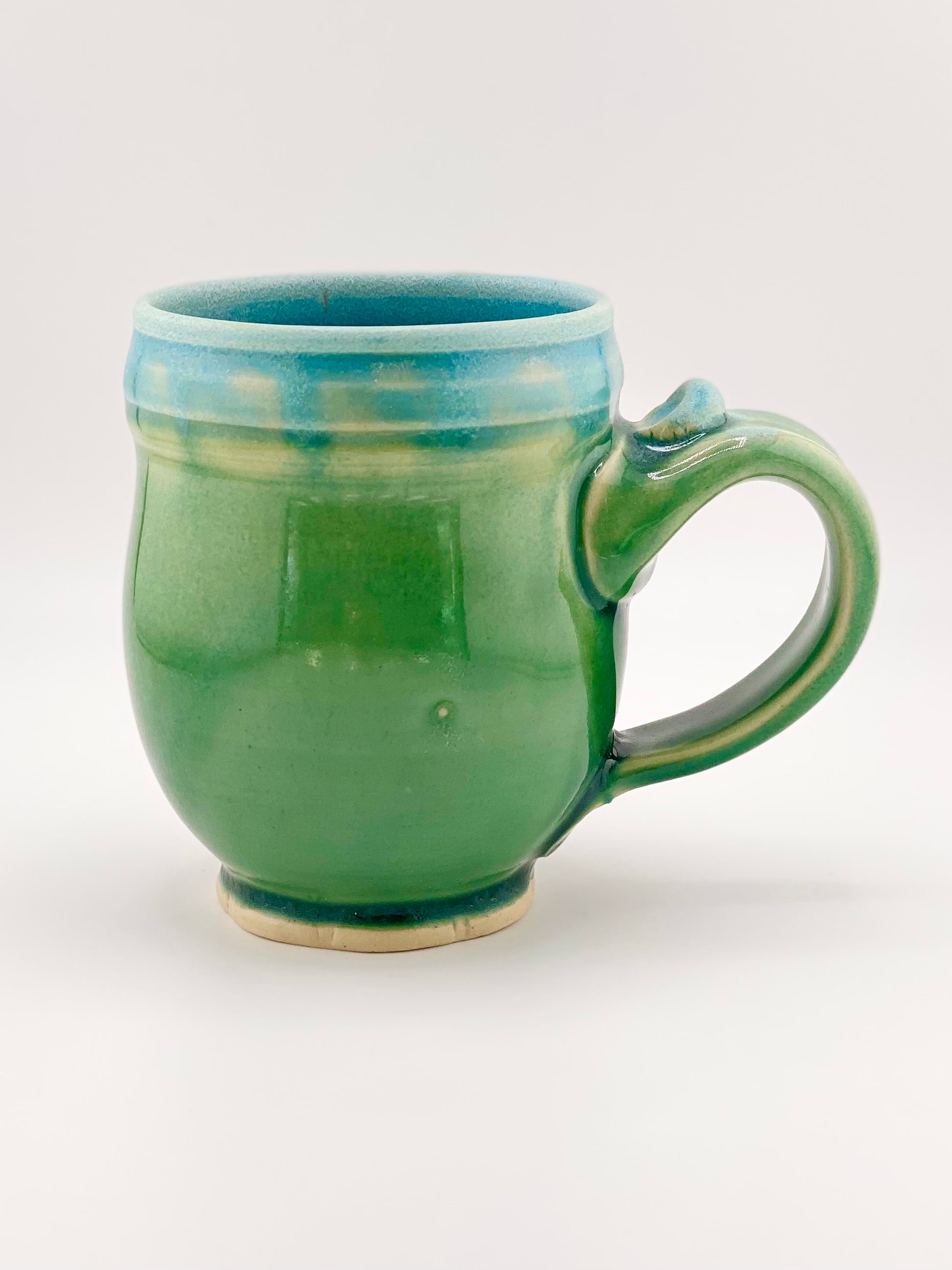 https://riverstonepottery.com/cdn/shop/files/FullSizeRender_749a0d03-a417-485e-87b8-cbda6eb29940.heic?v=1702399318&width=1946