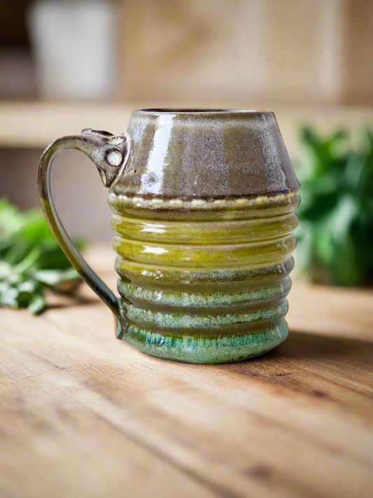 Mug in green and yellow 12oz